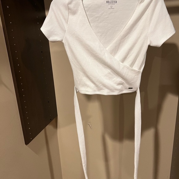Hollister White Wrap Crop Top with Tie Front - Picture 2 of 5